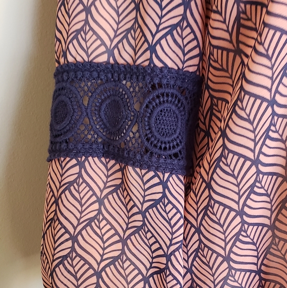 DE COLLECTION PINK & BLUE SHEER BLOUSE - Picture 4 of 6